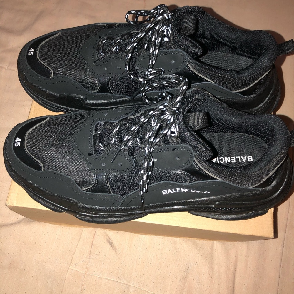 Balenciagas triple s